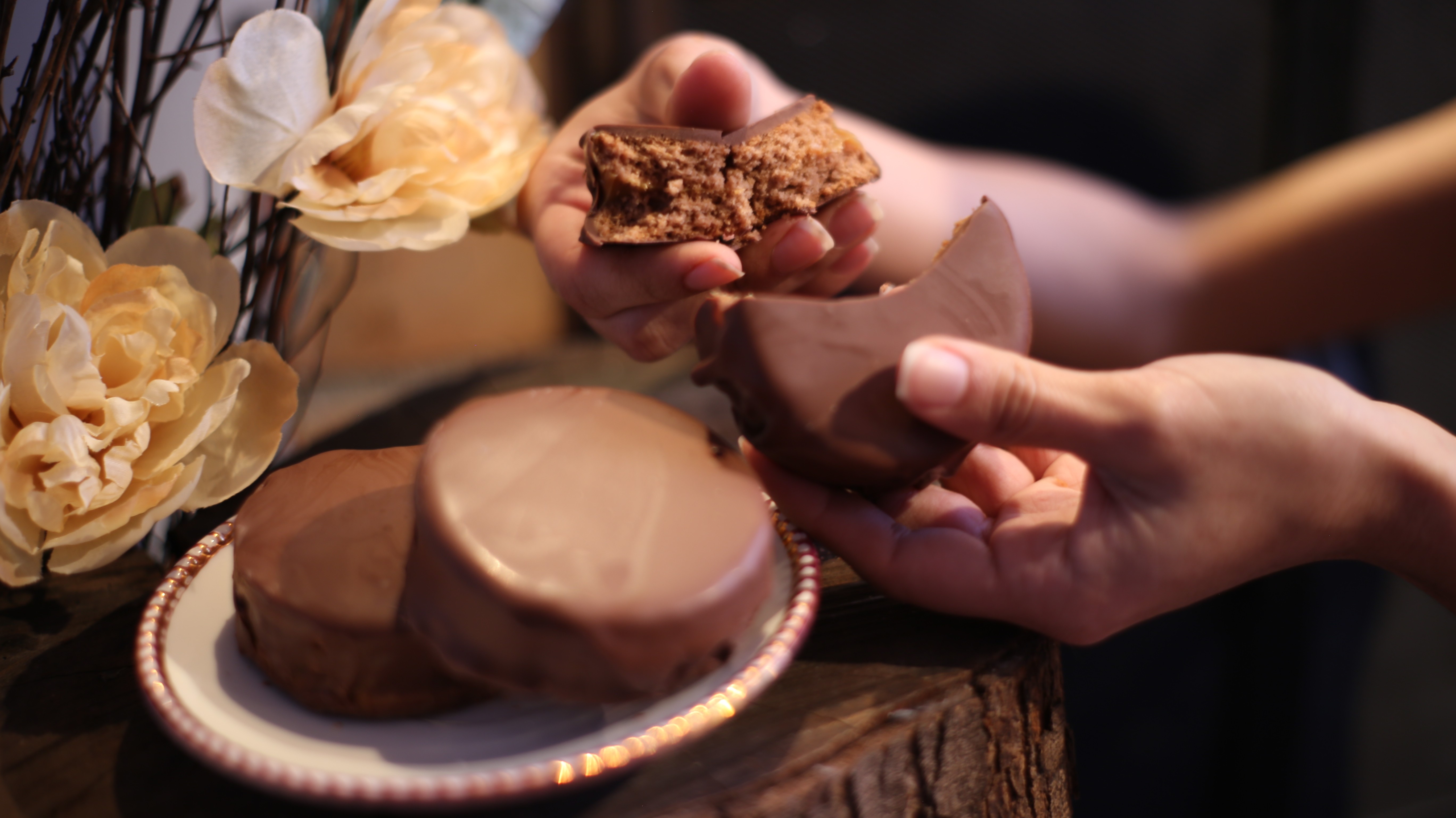 Dark chocolate Alfajor